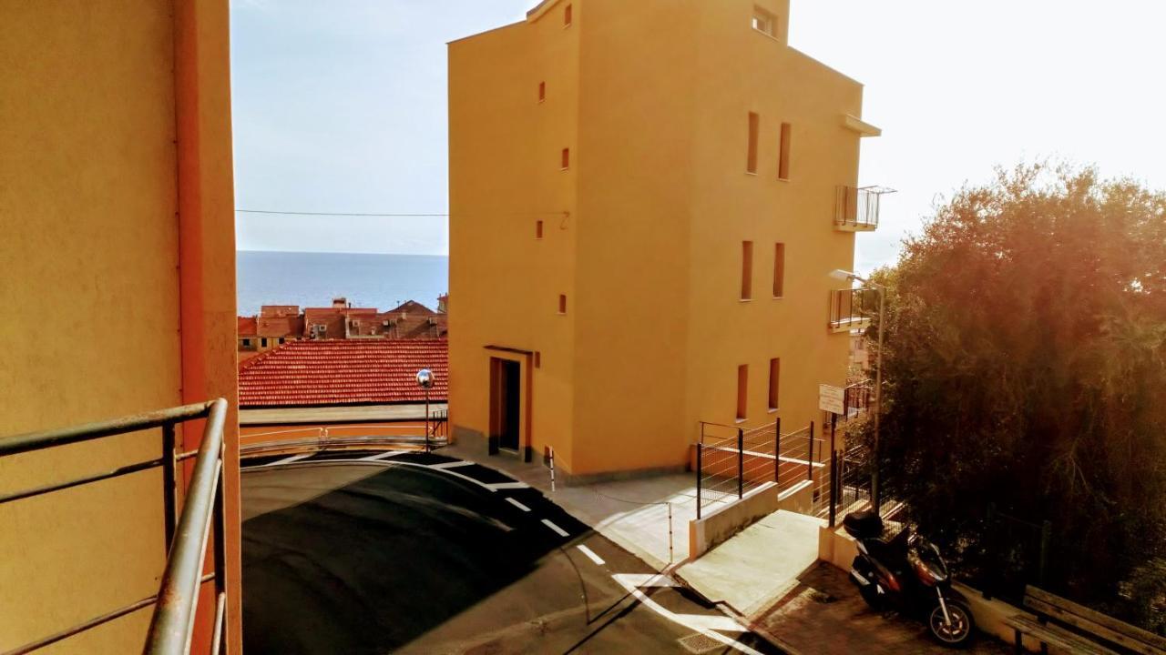 Casa Di Claude Con Posto Auto Apartment ฟีนาเลลีกูเร ภายนอก รูปภาพ