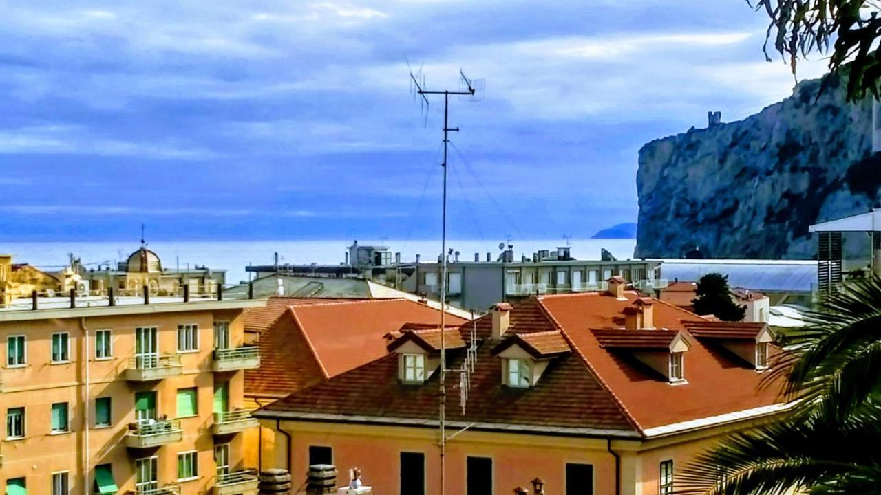 Casa Di Claude Con Posto Auto Apartment ฟีนาเลลีกูเร ภายนอก รูปภาพ