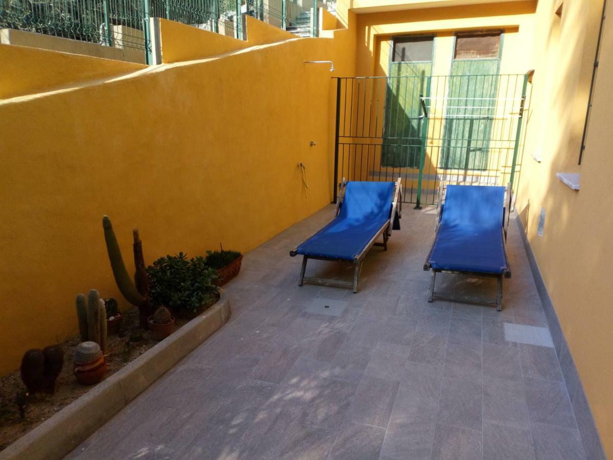 Casa Di Claude Con Posto Auto Apartment ฟีนาเลลีกูเร ภายนอก รูปภาพ