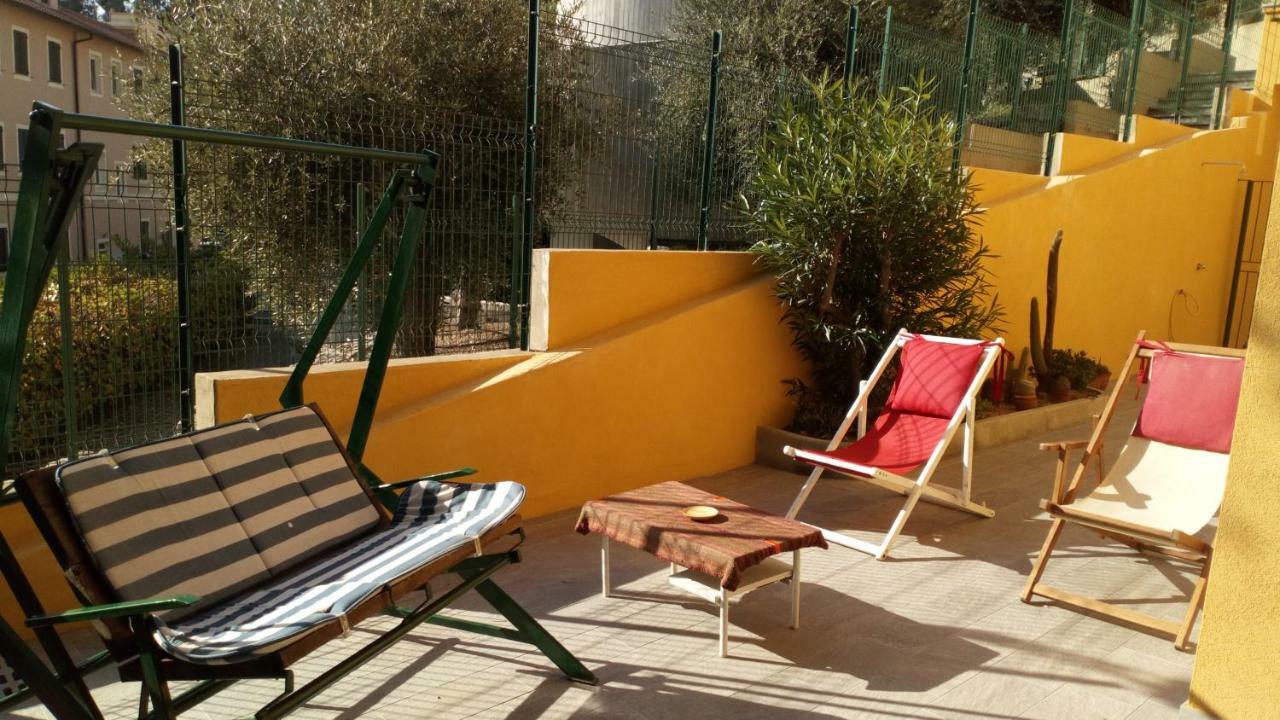 Casa Di Claude Con Posto Auto Apartment ฟีนาเลลีกูเร ภายนอก รูปภาพ